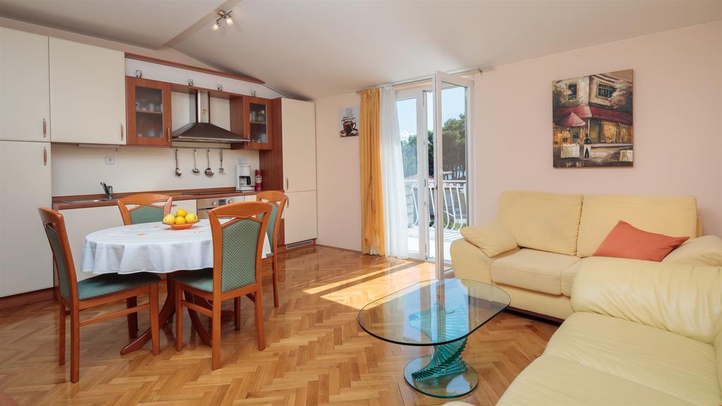 Apartments And Room Alen Duce Exterior photo