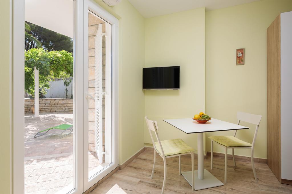 Apartments And Room Alen Duce Exterior photo