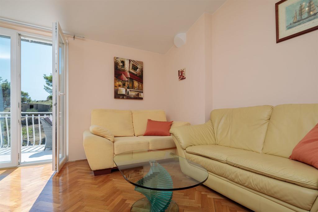 Apartments And Room Alen Duce Exterior photo