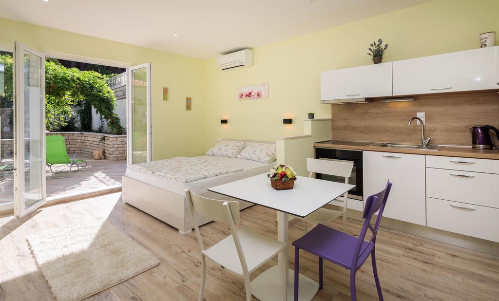 Apartments And Room Alen Duce Exterior photo