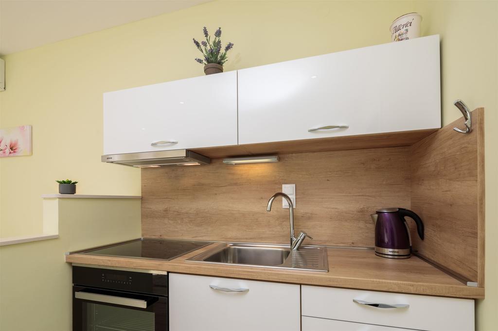 Apartments And Room Alen Duce Exterior photo