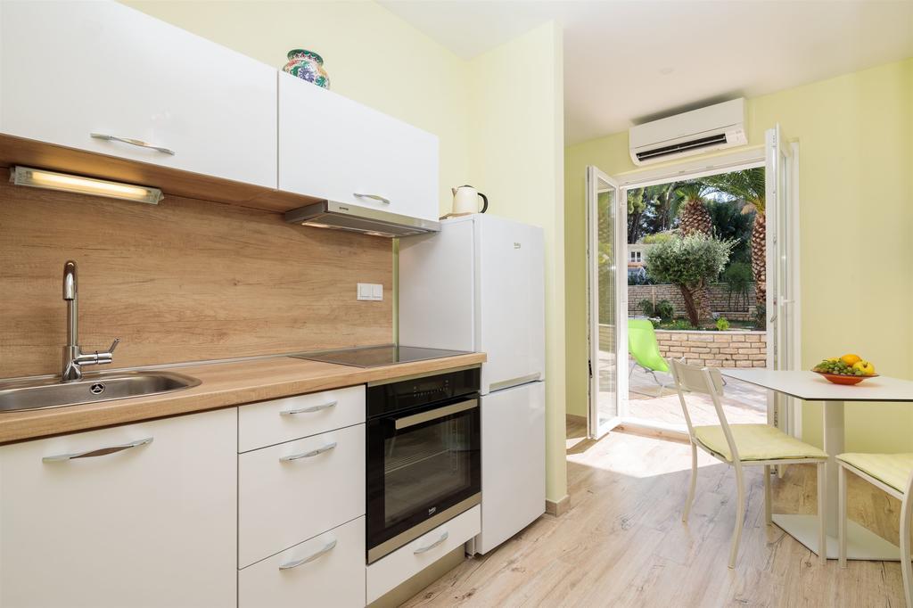 Apartments And Room Alen Duce Exterior photo